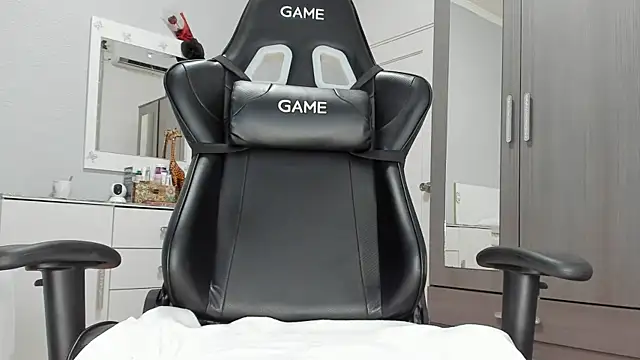 anisialuna  online show from February 2025 09:46:02 AM