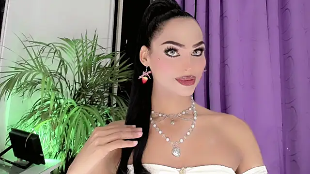 Snapshot of amal_baddell chatting on June 2026 09:29:01 AM amal baddell online show from June 2026 09:29:01 AM