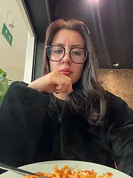 EmaSaenz online show from October 2025 09:48:02 PM