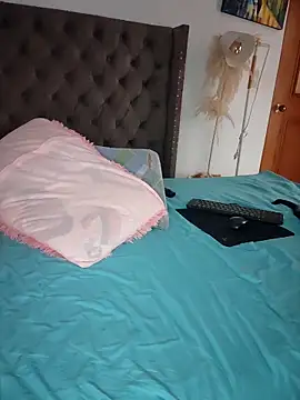 manuela star online show from September 2025 09:40:02 PM