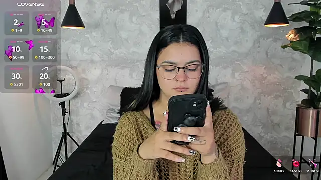Snapshot of alina_stark chatting on January 2025 01:52:01 PM alina stark online show from January 2025 01:52:01 PM
