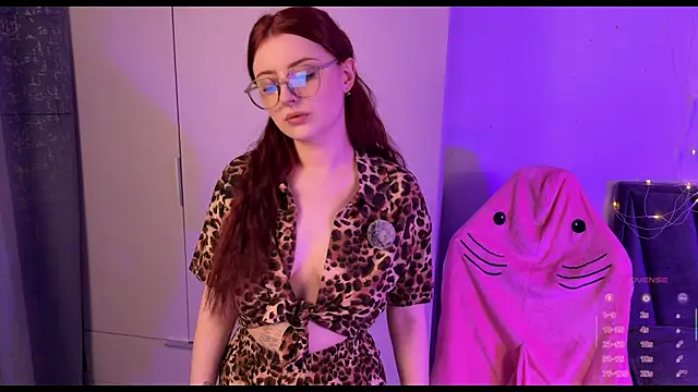 Snapshot of RozieRose chatting on September 2025 03:39:02 AM RozieRose online show from September 2025 03:39:02 AM