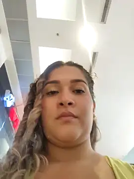 Sara smiiith211 online show from December 2024 11:46:01 PM