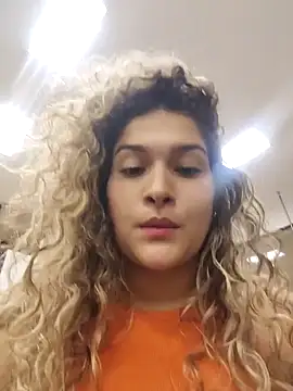 Sara smiiith211 online show from December 2024 08:23:01 PM