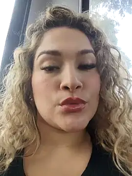 Sara smiiith211 online show from January 2026 05:38:01 PM