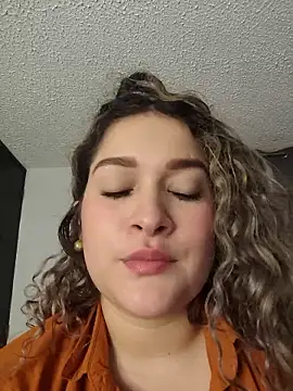 Snapshot of Sara_smiiith211 chatting on May 2026 11:22:02 PM Sara smiiith211 online show from May 2026 11:22:02 PM