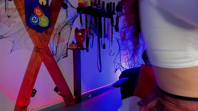 Laureen hill online show from October 2025 12:33:01 AM