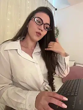 Snapshot of Amelia_Rouse chatting on June 2026 05:05:01 PM Amelia Rouse online show from June 2026 05:05:01 PM