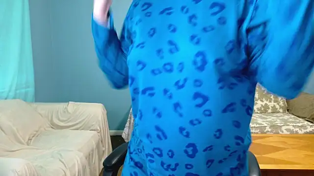 TreeJeanne online show from April 2026 05:51:01 PM