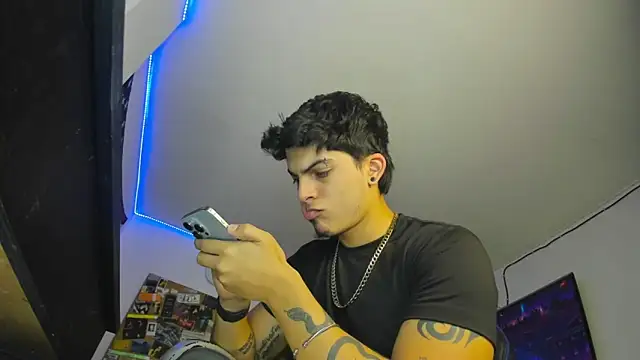 charlie hotxxx online show from December 2024 01:58:02 AM