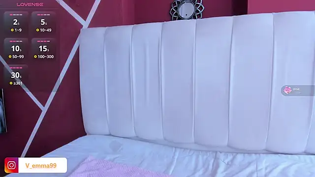 Snapshot of _Emma_Valka chatting on December 2024 08:10:02 PM  Emma Valka online show from December 2024 08:10:02 PM