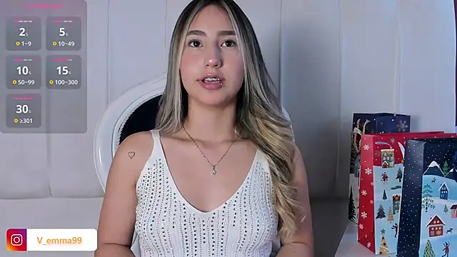 Snapshot of _Emma_Valka chatting on December 2024 10:00:02 PM  Emma Valka online show from December 2024 10:00:02 PM