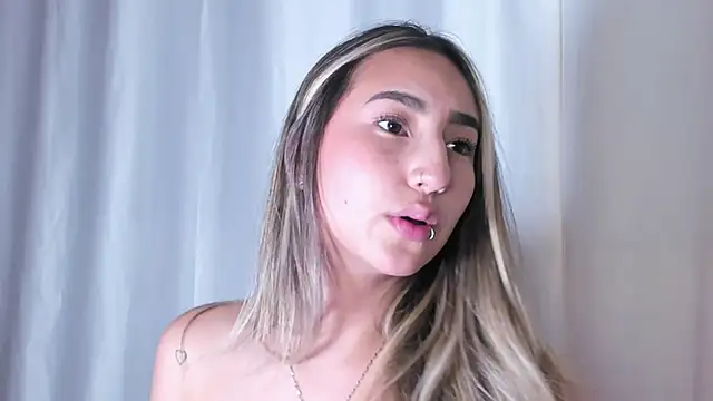 Snapshot of _Emma_Valka chatting on December 2024 12:39:02 AM  Emma Valka online show from December 2024 12:39:02 AM