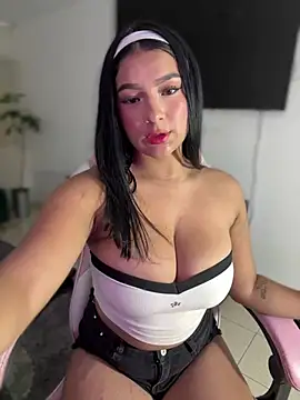 Snapshot of AntonellaRosse_ chatting on January 2025 02:22:02 AM AntonellaRosse online show from January 2025 02:22:02 AM