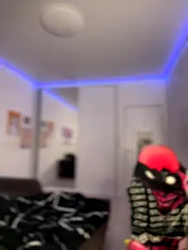 HoneySweetBee online show from October 2025 07:20:01 PM