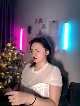 HoneySweetBee online show from December 2025 04:36:02 PM