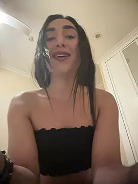 alice jhonson  online show from April 2026 08:59:01 PM