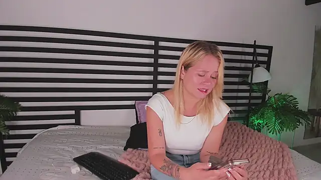 stefanny ruiz  online show from January 2025 12:47:02 PM