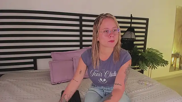 stefanny ruiz  online show from January 2025 12:45:02 PM