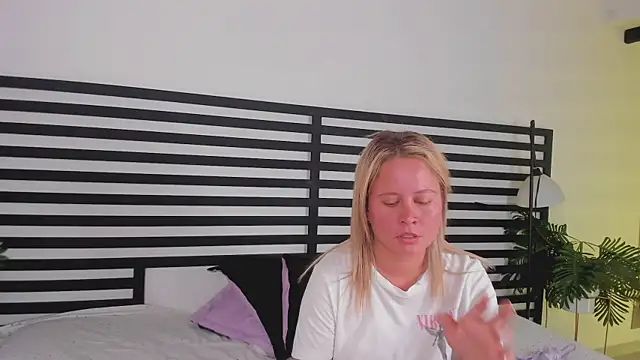 stefanny ruiz  online show from January 2025 03:28:02 PM