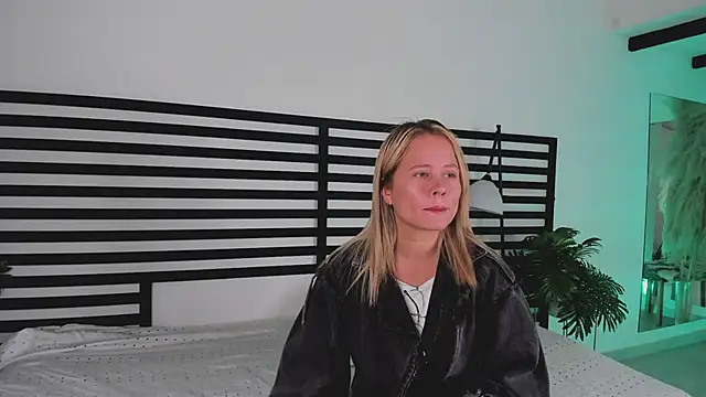 stefanny ruiz  online show from January 2025 12:29:01 PM