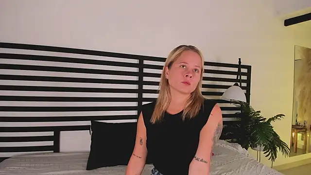 stefanny ruiz  online show from January 2025 12:19:02 PM