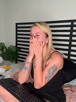 stefanny ruiz  online show from January 2025 03:47:02 PM