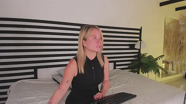 stefanny ruiz  online show from February 2025 12:47:01 PM