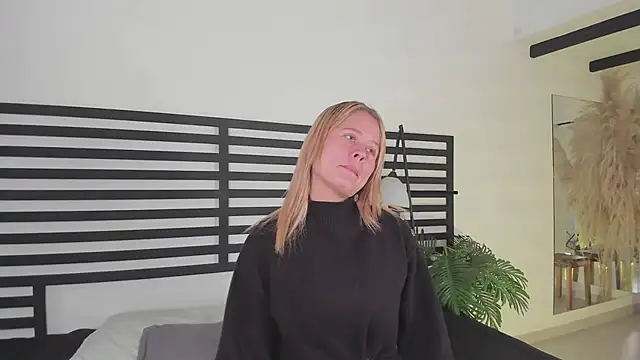 stefanny ruiz  online show from February 2025 12:28:01 PM