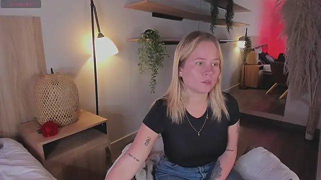 stefanny ruiz  online show from March 2025 12:46:01 PM