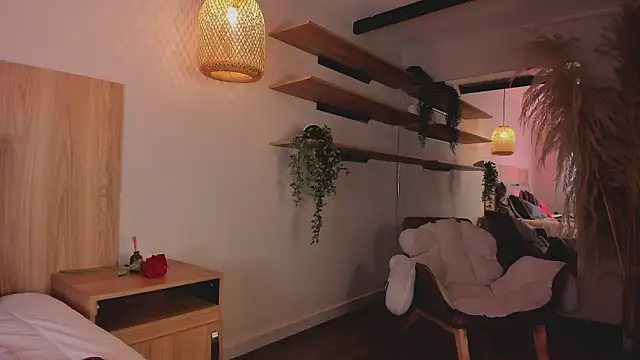 stefanny ruiz  online show from March 2025 12:36:02 PM