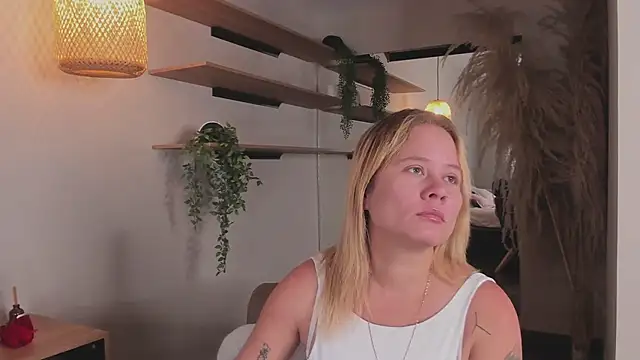 stefanny ruiz  online show from March 2025 12:34:01 PM