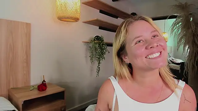 stefanny ruiz  online show from March 2025 03:40:01 PM