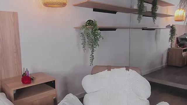 stefanny ruiz  online show from March 2025 12:14:02 PM