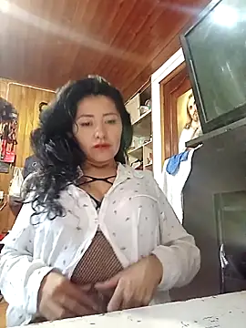 Becka Linares online show from May 2026 10:27:01 PM