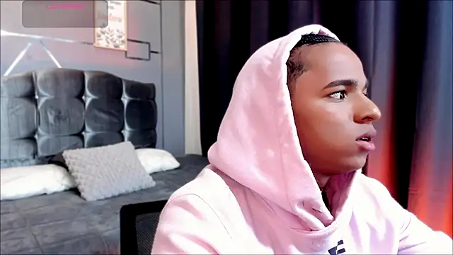 Noah Smith04 online show from November 2025 12:37:02 PM