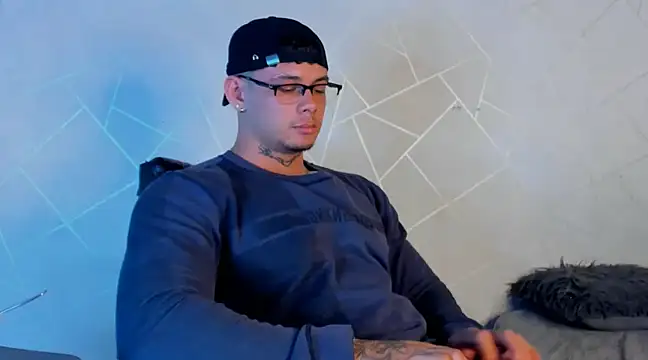 NoahhBrown online show from January 2025 03:48:01 AM