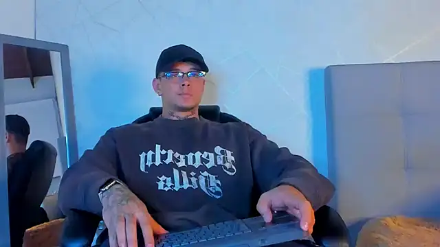 NoahhBrown online show from January 2025 02:49:02 AM