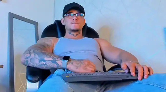 NoahhBrown online show from February 2025 06:39:01 AM