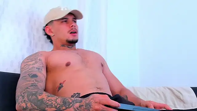 NoahhBrown online show from October 2025 03:35:01 AM