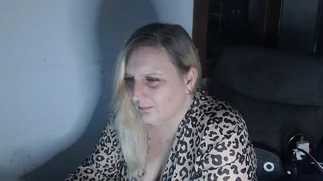 BecciDeluxe online show from March 2025 01:19:01 AM