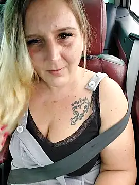 BecciDeluxe online show from September 2025 12:20:01 PM