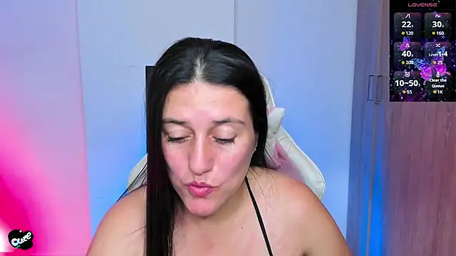 Saskyaa online show from November 2025 02:06:02 PM