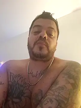 DonVillanova online show from April 2026 10:07:02 PM