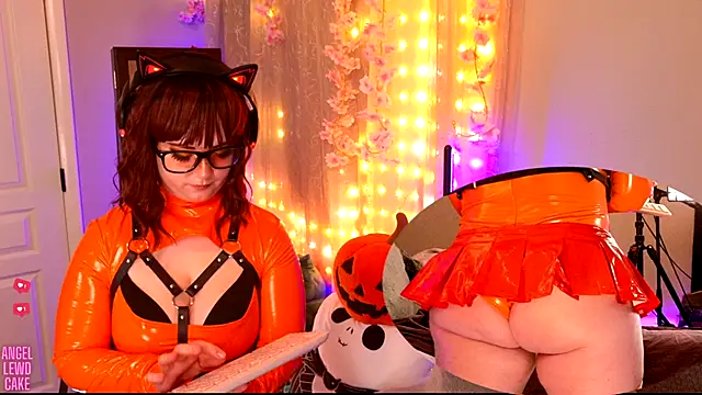 Angel-Lewd-Cake online show from October 2025 06:03:01 AM