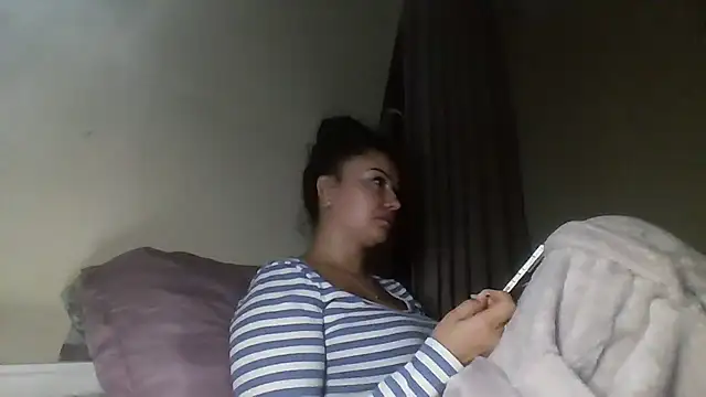 Snapshot of Linusya chatting on October 2025 05:58:02 PM Linusya online show from October 2025 05:58:02 PM