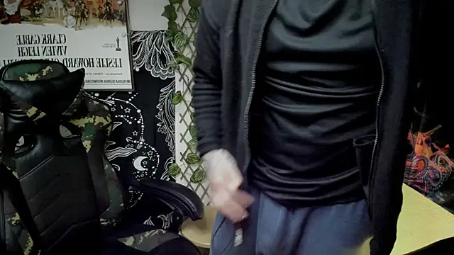 layneinchains online show from January 2025 12:01:01 AM