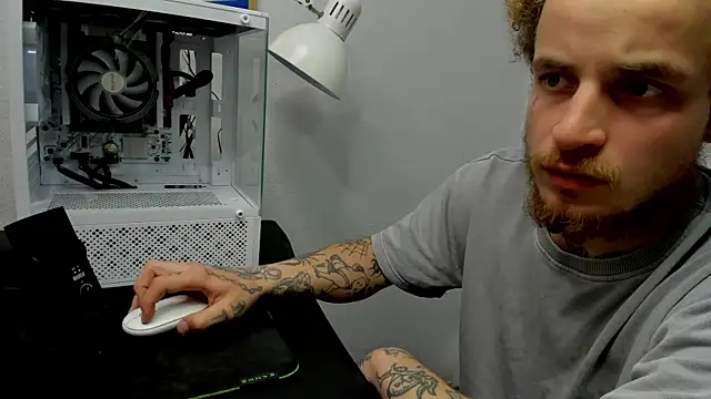 layneinchains online show from November 2025 04:18:02 PM