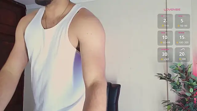 HenryBenso online show from September 2025 04:18:01 PM