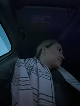 Snapshot of StasyWood chatting on February 2026 01:32:01 AM StasyWood online show from February 2026 01:32:01 AM